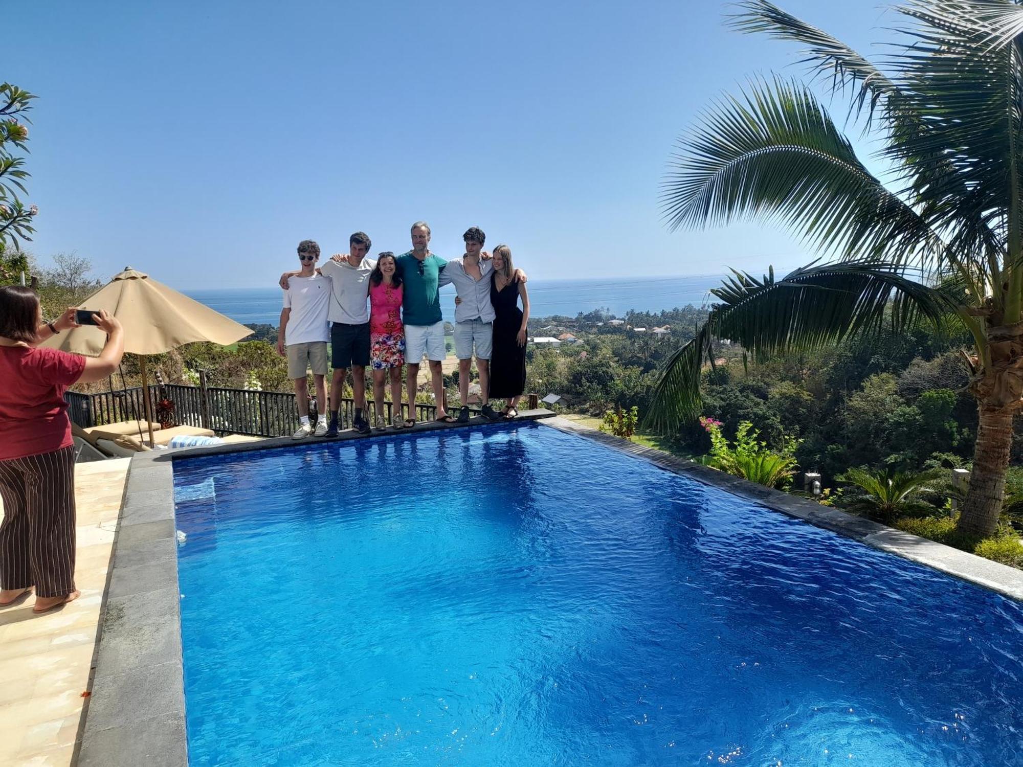 Villa Bukit Sing Sing ซีงาราจา ภายนอก รูปภาพ
